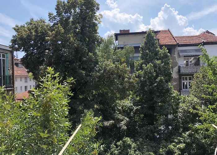 Center 7 アパート